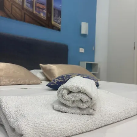 לינה וארוחת בוקר Decumani Prestige 4*