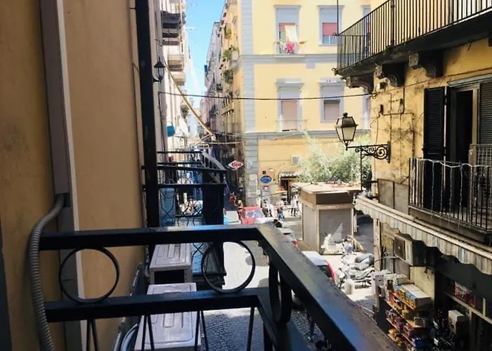 Decumani Prestige 4* נאפולי