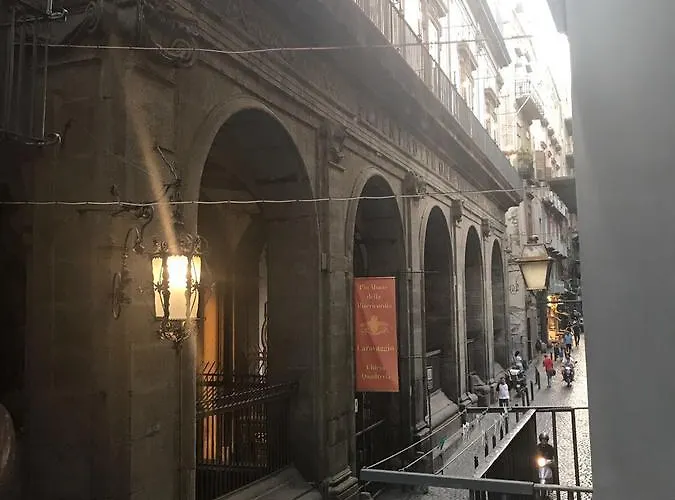 Decumani Prestige 4* נאפולי