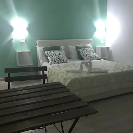 Decumani Prestige فندق مبيت وإفطار